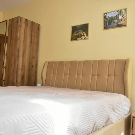 Trimaya - Comfort In The Center Apartment Varna