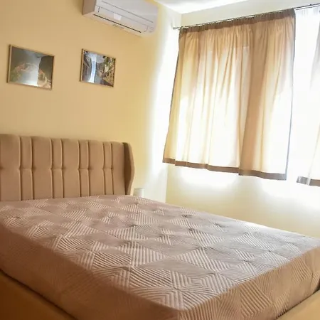 Trimaya - Comfort In The Center Apartment